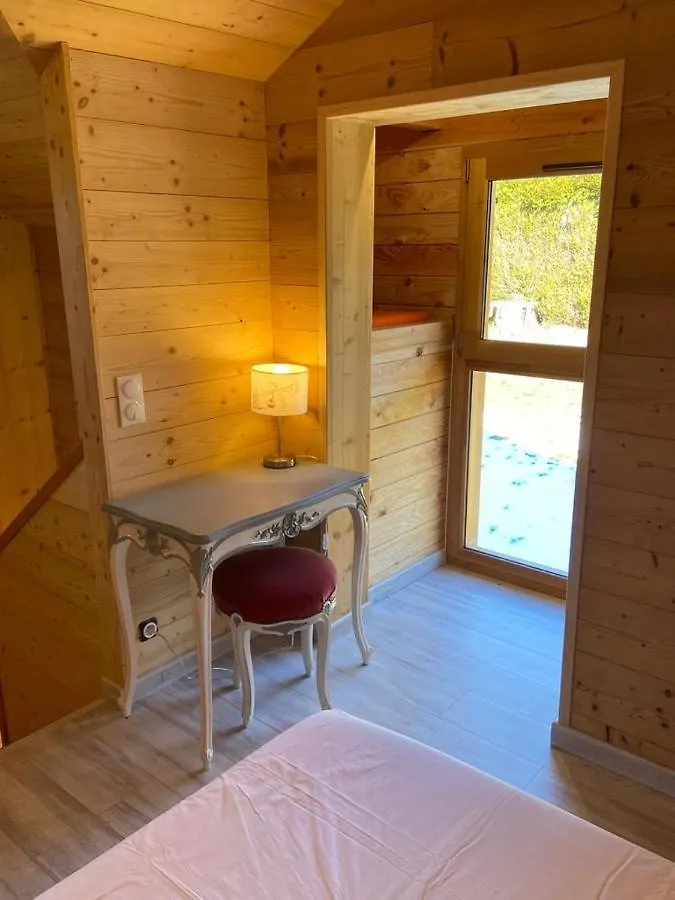 Chalet Villa La cabane du bonheur à Pinet  France
