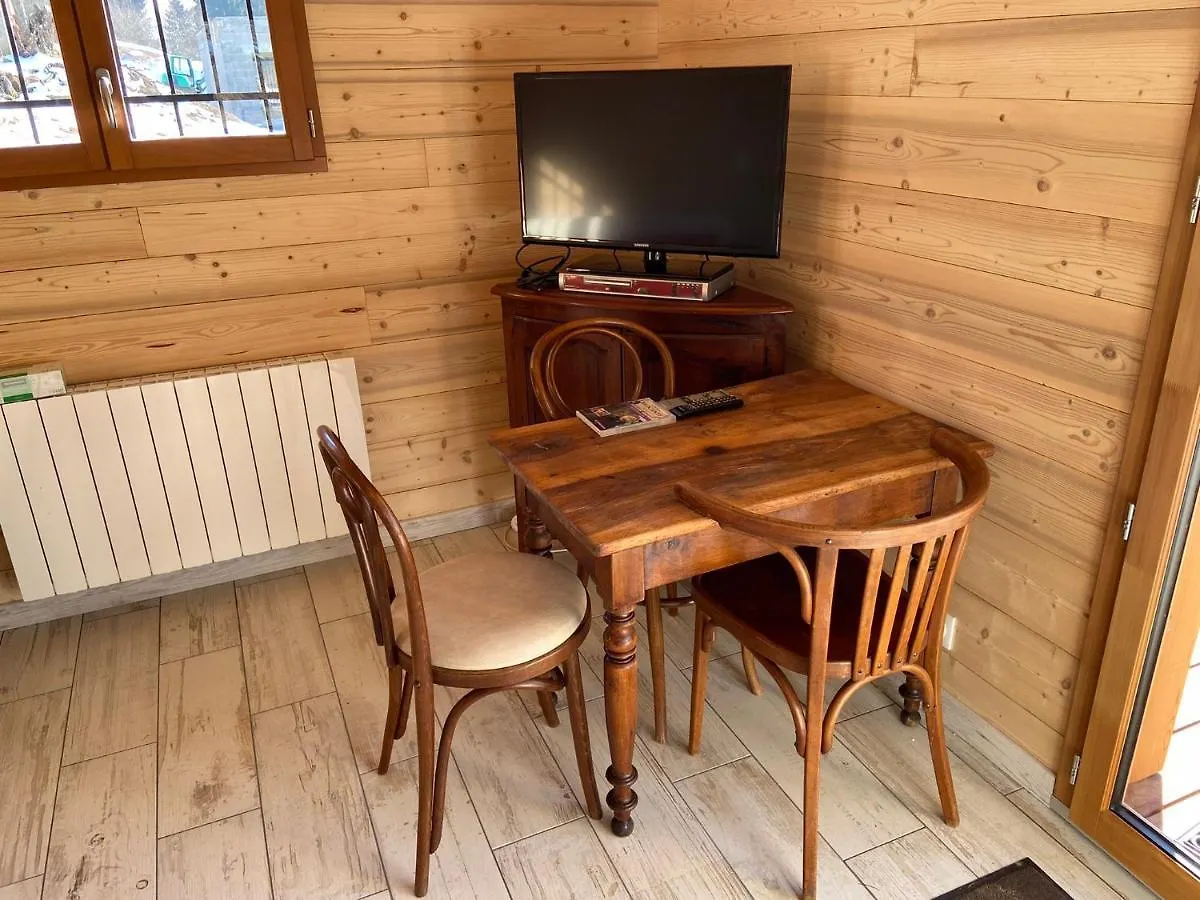 Villa La cabane du bonheur à Pinet  Chalet